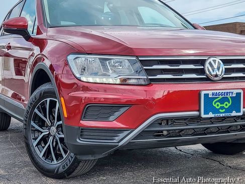 Used 2021 Volkswagen Tiguan SEL FWD image 2