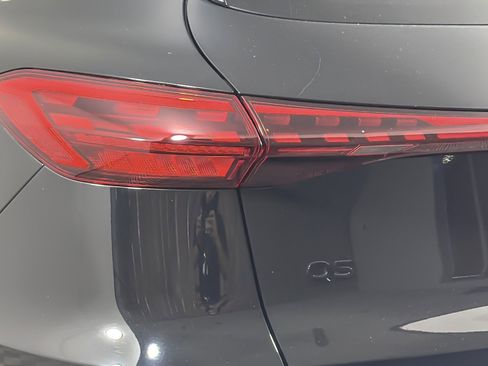 Used 2025 Audi Q5 Premium w/ Convenience Package AWD/4WD image 27