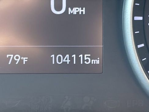 Used 2018 Hyundai Elantra GT FWD image 16