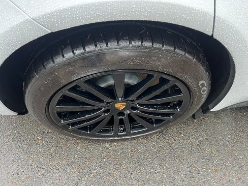 Used 2018 Porsche Panamera 4S image 14