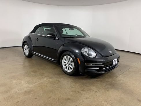Used 2018 Volkswagen Beetle 2.0T S image 4