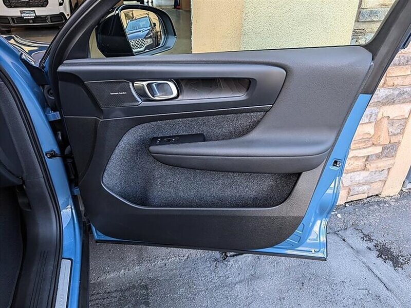Used 2023 Volvo C40 P8 Recharge Ultimate AWD/4WD image 28