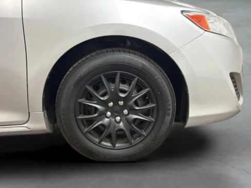 Used 2012 Toyota Camry LE FWD image 24