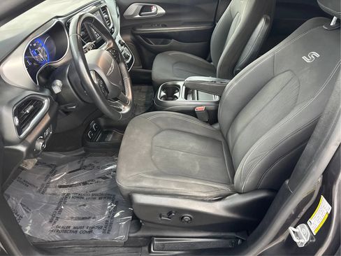 Used 2018 Chrysler Pacifica Touring Plus w/ S Appearance Package FWD image 13