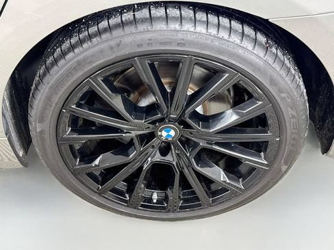Used 2022 BMW 740i w/ M Sport Package RWD image 33