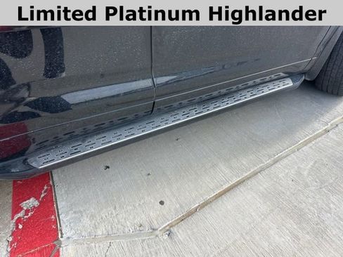 Used 2019 Toyota Highlander Limited Platinum w/ Carpet Mat Package (TMS) image 3