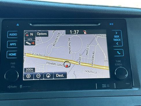 Used 2015 Toyota Sienna XLE w/ XLE Navigation Package image 23