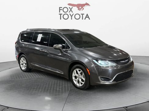 Used 2020 Chrysler Pacifica Limited image 8