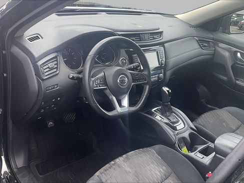 Used 2018 Nissan Rogue SV AWD/4WD image 13