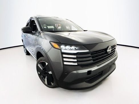 New 2026 Nissan Kicks SR w/ Cold Weather Package image 3