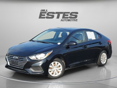 Used 2020 Hyundai Accent SE FWD image 1