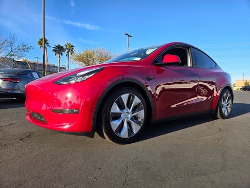 Used 2021 Tesla Model Y Long Range image 2