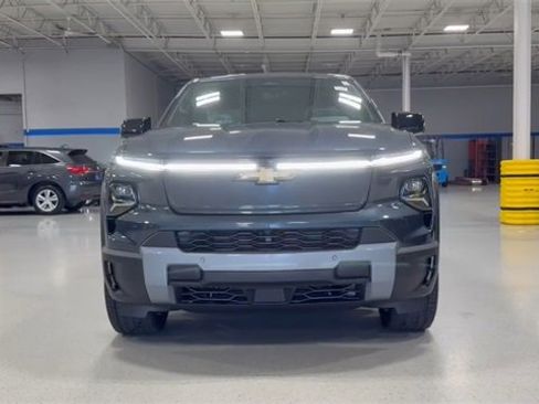 New 2026 Chevrolet Silverado EV LT image 18