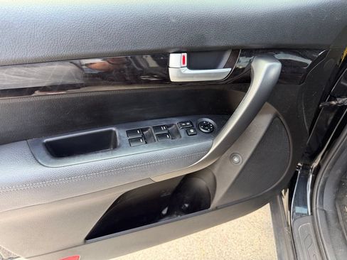 Used 2014 Kia Sorento LX FWD image 21