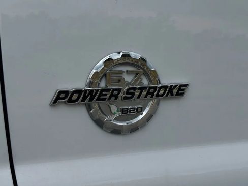 Used 2014 Ford F250 XLT w/ XLT Premium Package AWD/4WD image 10