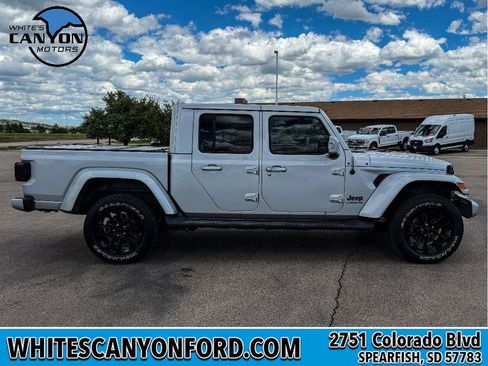 Used 2022 Jeep Gladiator Overland AWD/4WD image 11