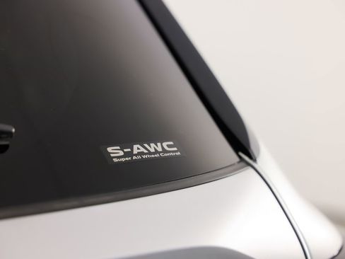 Used 2025 Mitsubishi Outlander SE image 8