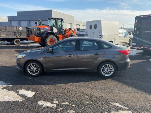 Used 2015 Ford Focus SE image 8