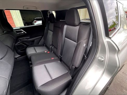 Used 2022 Mitsubishi Outlander ES AWD/4WD image 25