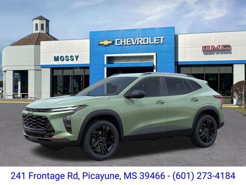 New 2026 Chevrolet Trax ACTIV FWD image 2