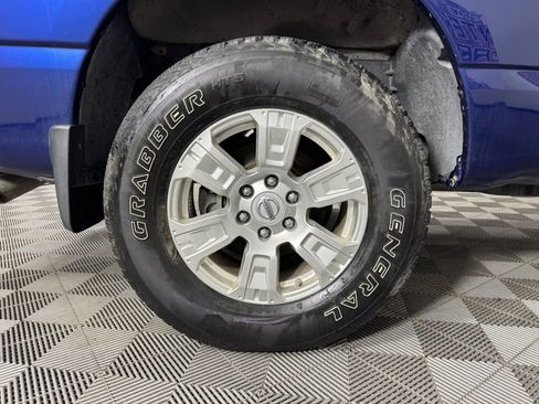 Used 2019 Nissan Titan SV image 42