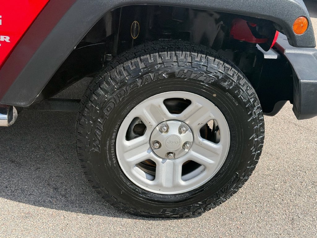 Used 2010 Jeep Wrangler Unlimited Sport AWD/4WD image 9