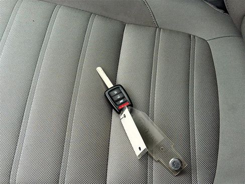 Used 2019 Honda CR-V LX image 33