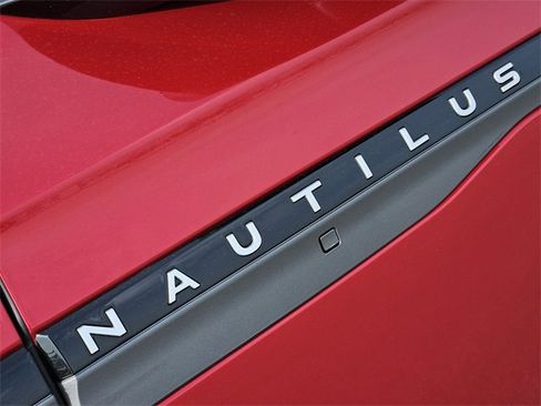 New 2026 Lincoln Nautilus Reserve w/ Jet Appearance Package image 11