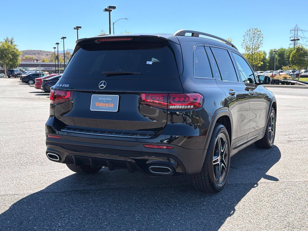 Used 2023 Mercedes-Benz GLB 250 image 8