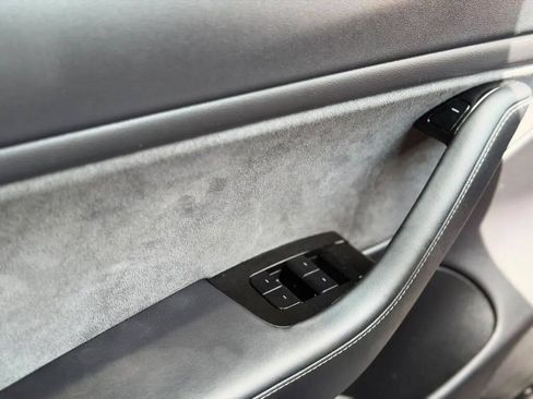 Used 2018 Tesla Model 3 Long Range RWD image 11
