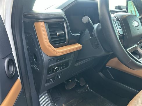 Used 2024 Ford Expedition Platinum AWD/4WD image 54