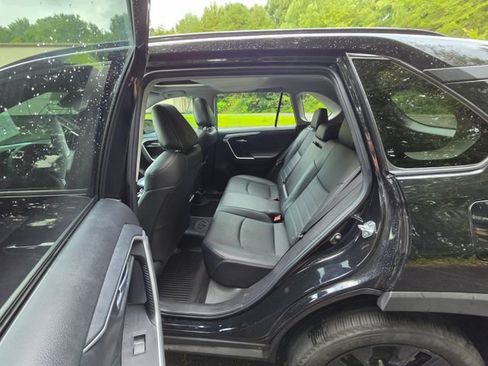 Used 2023 Toyota RAV4 XLE Premium AWD/4WD image 33