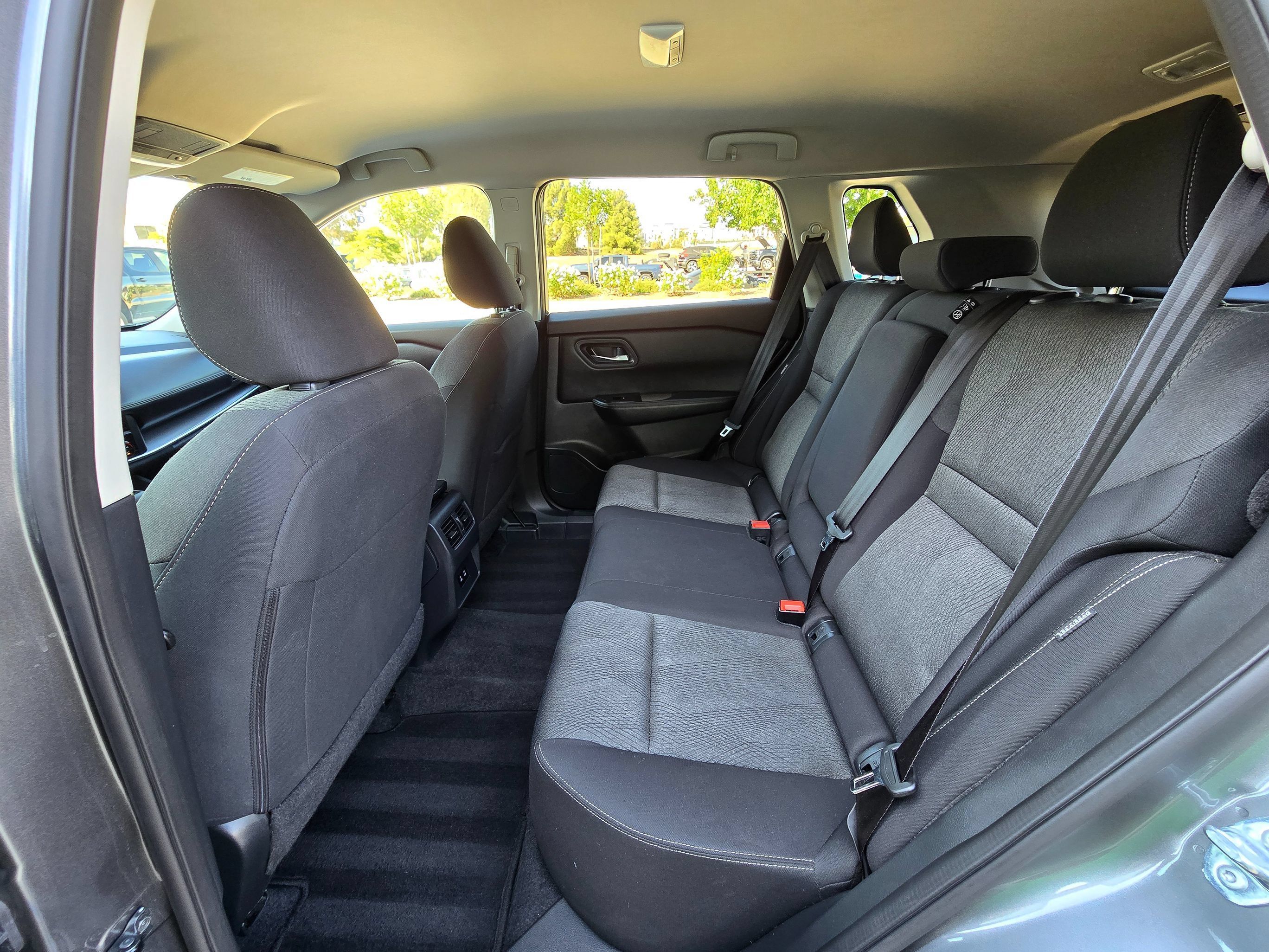 Used 2024 Nissan Rogue SV FWD image 22