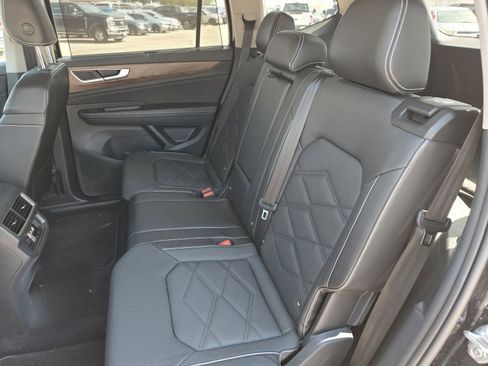 New 2024 Volkswagen Atlas SE FWD image 18