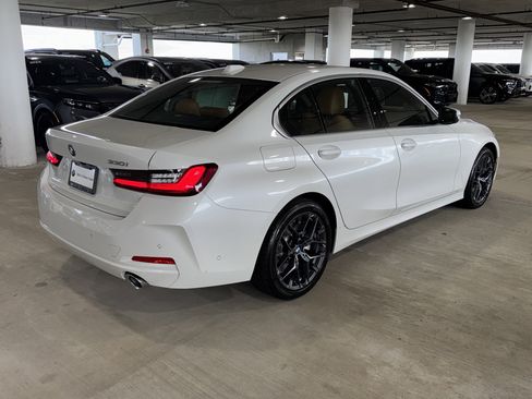 Certified 2025 BMW 330i Sedan image 8
