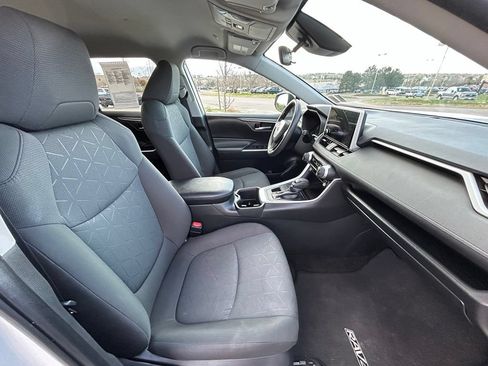 Used 2023 Toyota RAV4 XLE AWD/4WD image 32