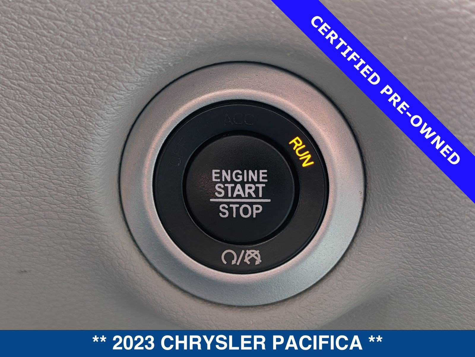 Used 2023 Chrysler Pacifica Touring-L FWD image 34