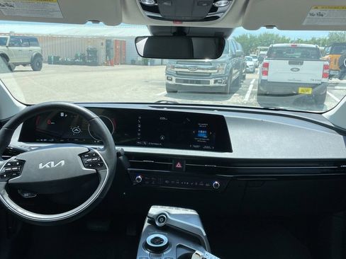 Used 2022 Kia EV6 Wind w/ Wind Technology Package AWD/4WD image 3