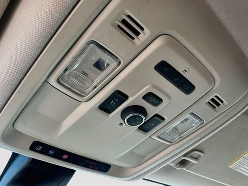 Used 2022 GMC Yukon Denali RWD image 19