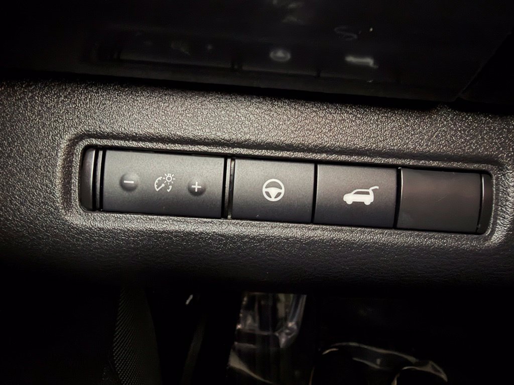 Used 2022 Nissan Pathfinder SL AWD/4WD image 33