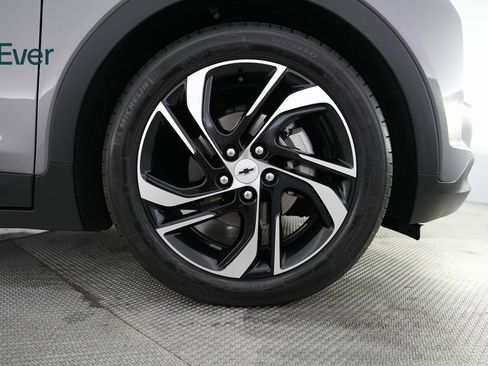 Used 2022 Chevrolet Bolt LT w/ Infotainment Package image 18