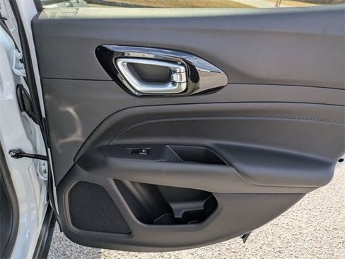 New 2026 Jeep Compass Latitude image 33