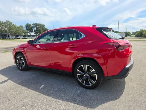 Used 2025 Lexus UX 300h FWD w/ Accessory Package (Z1) image 5
