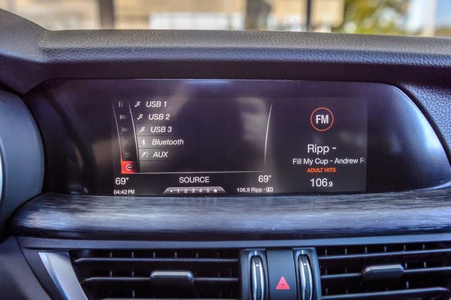 Used 2019 Alfa Romeo Stelvio AWD w/ Nero Edizione image 21