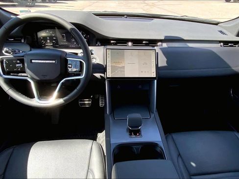 New 2025 Land Rover Discovery Sport Dynamic SE image 5