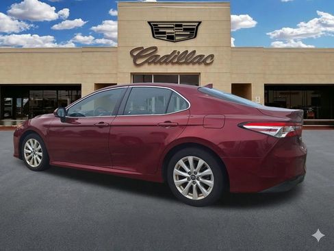 Used 2019 Toyota Camry LE w/ Convenience Package FWD image 4