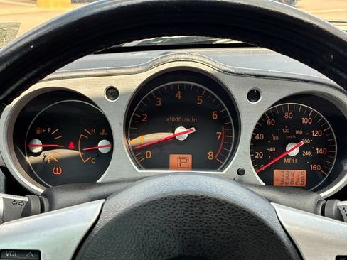 Used 2006 Nissan 350Z Grand Touring RWD image 22