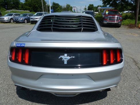 Used 2016 Ford Mustang Coupe w/ Equipment Group 051A RWD image 10