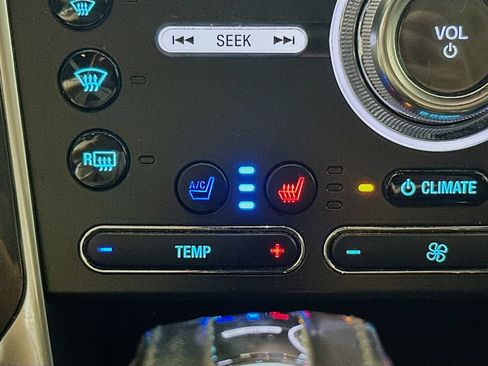 Used 2018 Ford Explorer Limited w/ Ford Safe & Smart Package AWD/4WD image 21