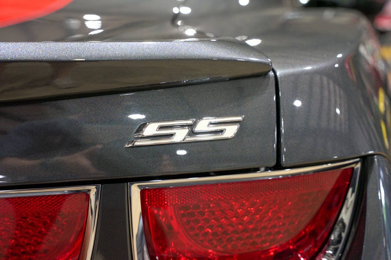 Used 2010 Chevrolet Camaro SS RWD image 25